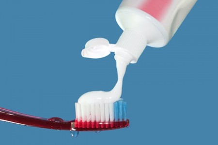 Cách làm trắng da bằng kem đánh răng hiệu quả trong 24h