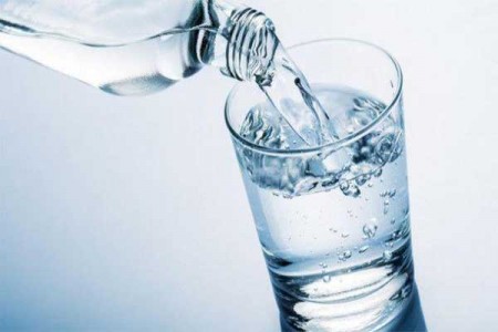 Mỗi ngày uống bao nhiêu nước là đủ ? Mỗi lần nên uống bao nhiêu ml ?