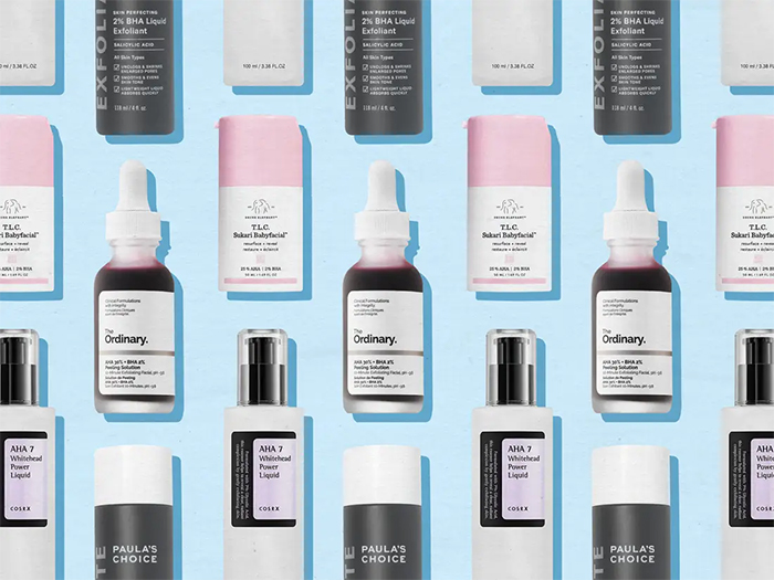 AHA có thể tìm thấy trong hầu hết các sản phẩm làm đẹp như sữa rửa mặt, serum, kem dưỡng,...