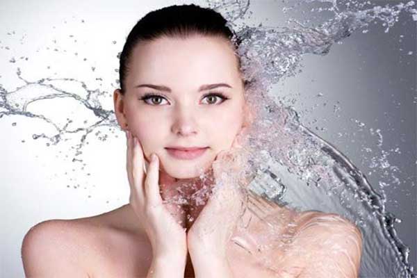 nước giúp bảo vệ làn da