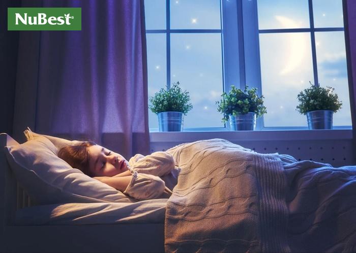 Ngủ không đủ giấc ảnh hưởng đến sự phát triển chiều cao