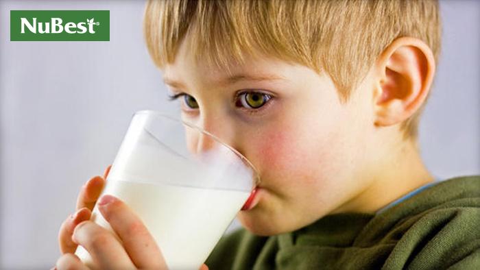 Uống sữa tăng chiều cao để cải thiện tầm vóc cho trẻ 3 tuổi