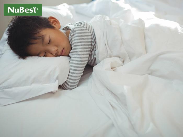 Trẻ 15 tuổi cần ngủ đủ 8-10 tiếng/ngày