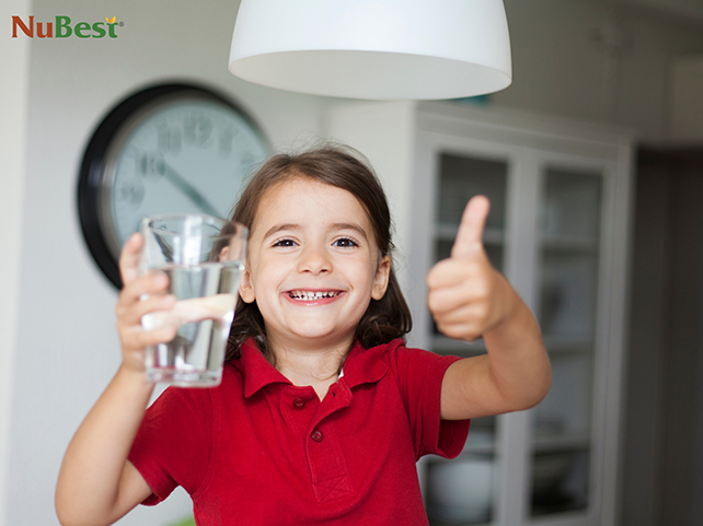 Bổ sung đủ lượng nước theo thể trạng sức khoẻ của mỗi cá nhân 