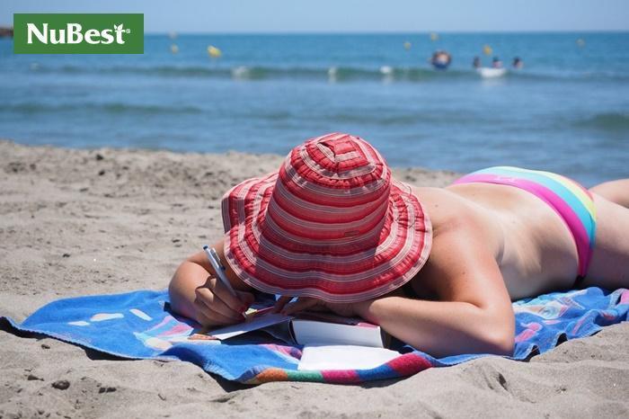 Tắm nắng hỗ trợ da tổng hợp vitamin D