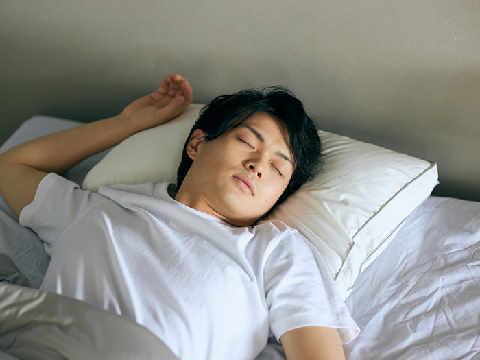 Ngủ sớm hỗ trợ tuyến yên sản xuất hormone tăng trưởng