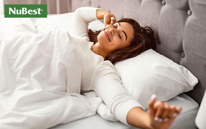 Ngủ sớm và đủ giấc hằng ngày sẽ có lợi cho sự phát triển chiều cao