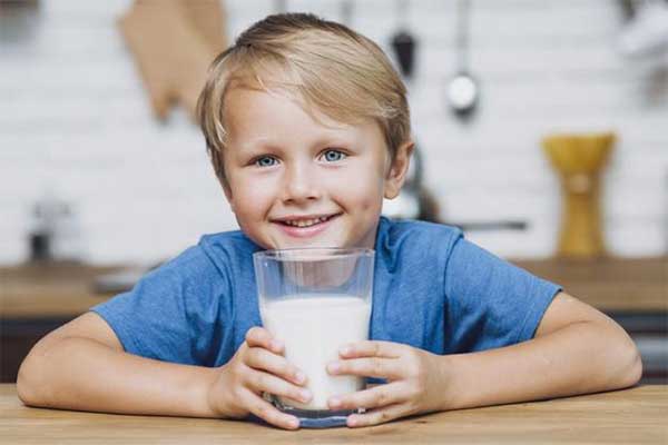 Chỉ uống sữa sẽ thiếu các khoáng chất cần thiết để phát triển toàn diện