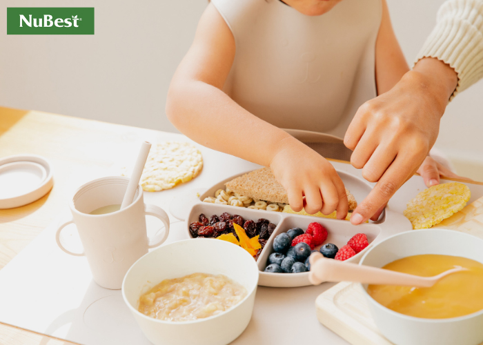 Dinh dưỡng đa dạng trong bữa ăn chính - phụ cho trẻ