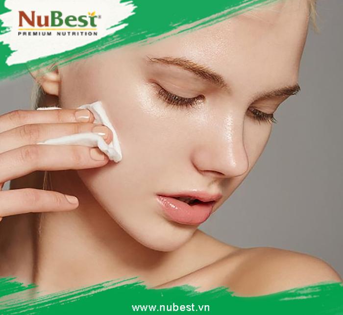 Tẩy trang da mặt mỗi ngày nếu bạn trang điểm để ngăn ngừa da mỏng đỏ