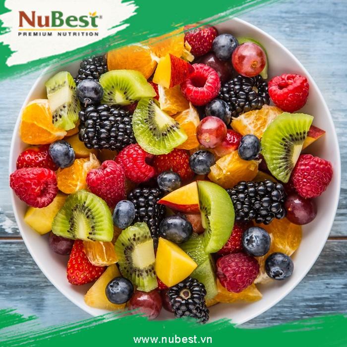 Bổ sung đầy đủ lượng trái cây đa dạng cho mẹ bầu cũng là cách giúp cơ thể mẹ và thai nhi hấp thụ trọn vẹn các loại vitamin và khoáng chất.