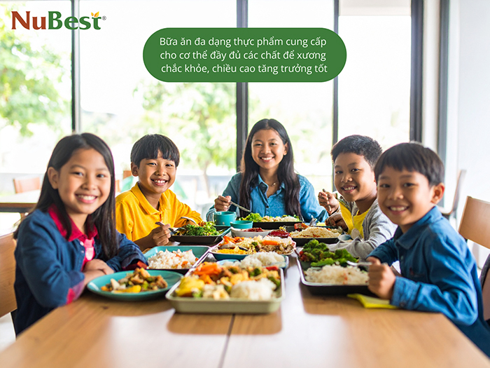 Ăn uống đầy đủ dinh dưỡng giúp trẻ phát triển chiều cao tối ưu