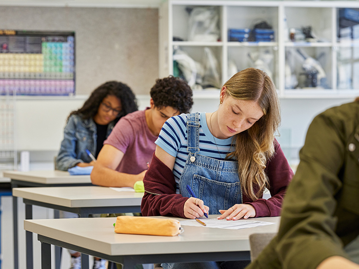 Tư thế đúng giúp xương khớp khỏe mạnh, phát triển tốt