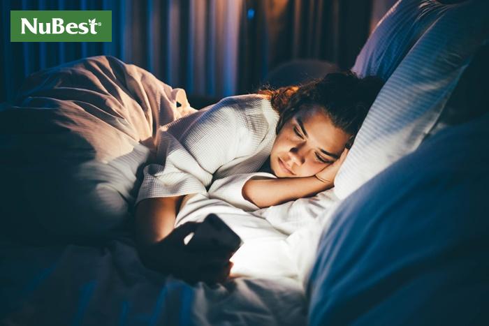 Hạn chế sử dụng điện thoại khi không cần thiết