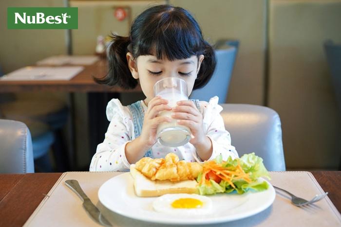 Để con phát triển chiều cao tốt nên chú ý bổ sung dinh dưỡng khoa học