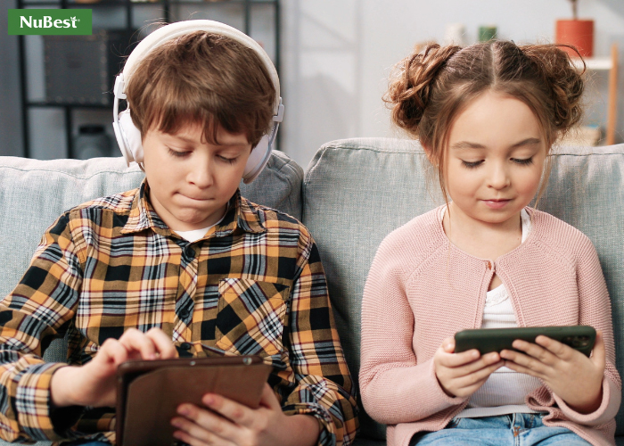 Các thiết bị điện tử cuốn hút trẻ những khoảng thời gian rảnh rỗi sau giờ học