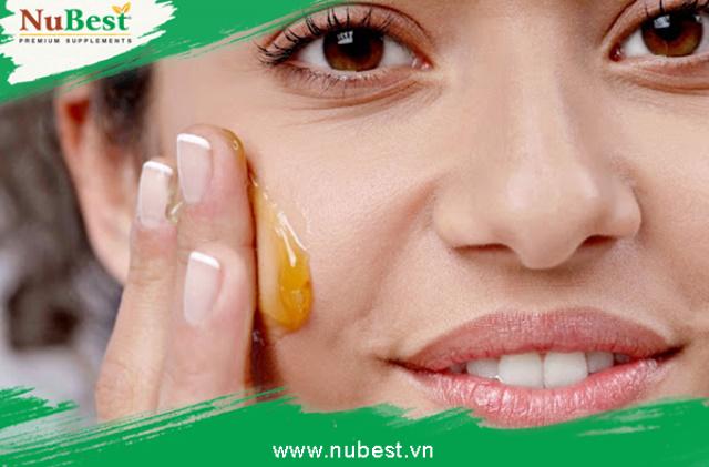 Massage da với mật ong là một cách vệ sinh da đơn giản hằng ngày