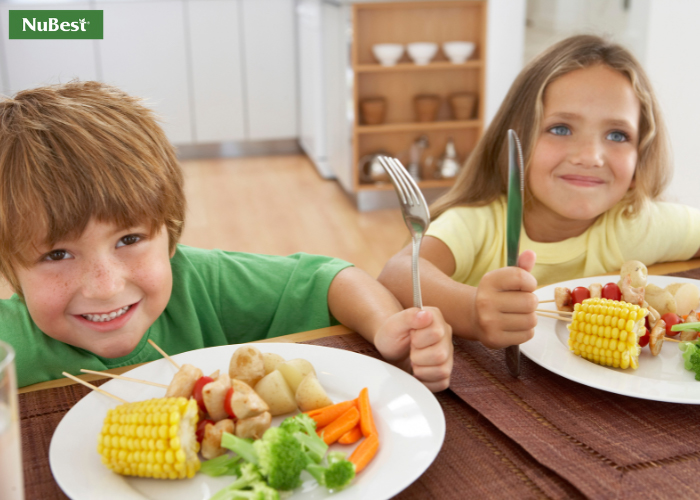 Đảm bảo hàm lượng dưỡng chất với các nhóm thực phẩm đa dạng, ưu tiên chất đạm, canxi, vitamin tổng hợp