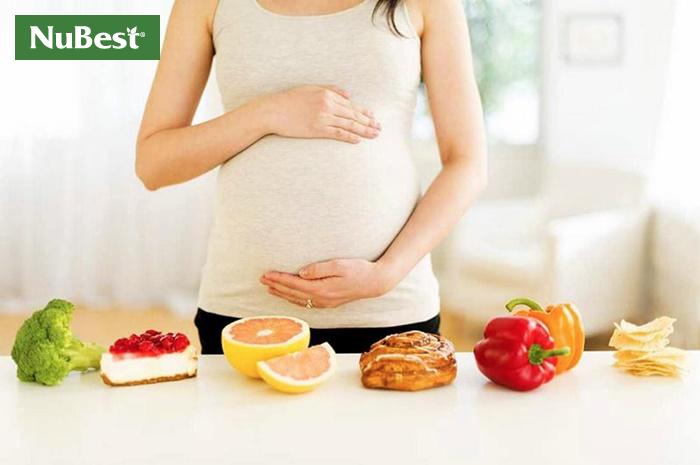 Mẹ bầu ăn uống đủ chất giúp thai nhi phát triển khoẻ mạnh