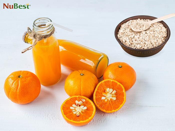 Tẩy tế bào chết 1 lần/tuần với nước cam kết hợp cùng với bột yến mạch