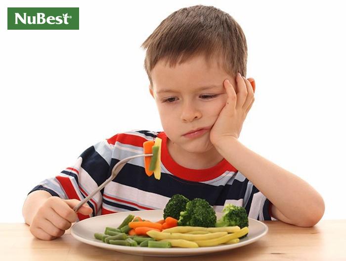 Kén ăn, ăn uống không khoa học khiến trẻ thấp lùn