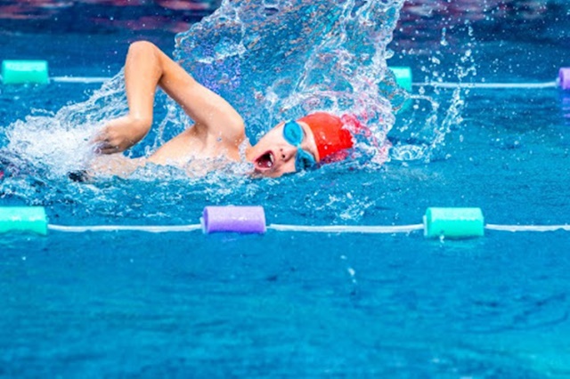Bơi lội là môn thể thao thúc đẩy chiều cao tăng nhanh chóng