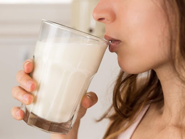 Uống sữa hằng ngày có lợi cho sức khỏe và chiều cao