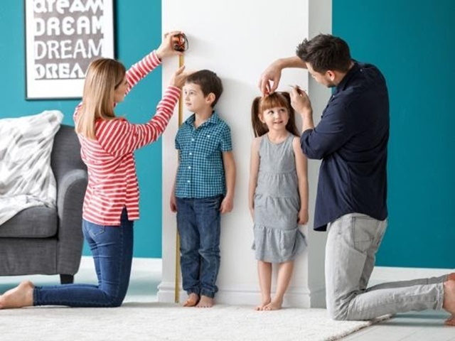 Theo dõi chiều cao, cân nặng của con thường xuyên giúp cha mẹ chăm sóc con tốt hơn