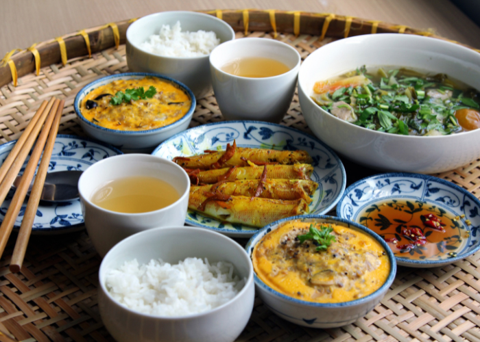 Chú trọng chọn nguyên liệu tươi ngon, đảm bảo dinh dưỡng cân bằng, theo mùa&nbsp;