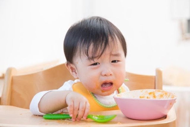 Trẻ thừa Canxi có dấu hiệu biếng ăn