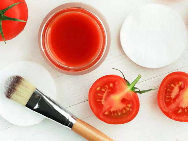 Hàm lượng axit salicylic trong cà chua giúp cân bằng độ pH tự nhiên của da