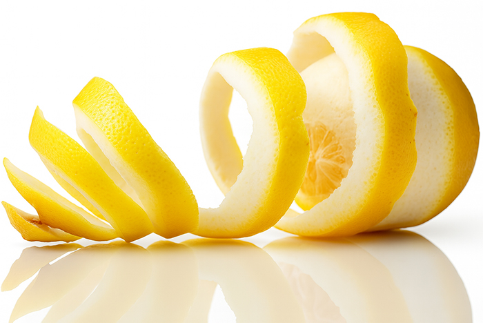 Vỏ chanh cũng chứa tinh chất diệt khuẩn, loại bỏ mụn