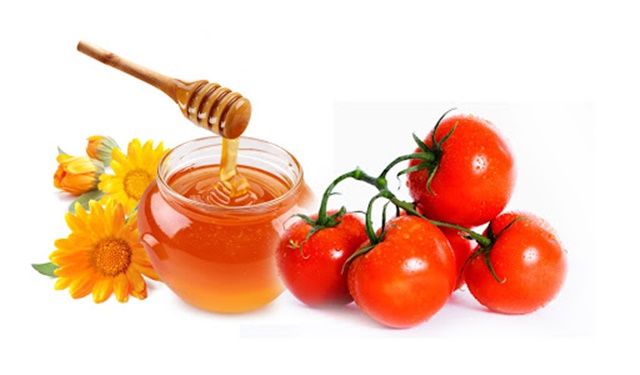 Mặt nạ cà chua và mật ong chứa nhiều dưỡng chất giúp loại bỏ mụn nhanh