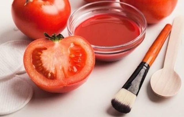 Mặt nạ cà chua giúp trị mụn và dưỡng sáng da mụn