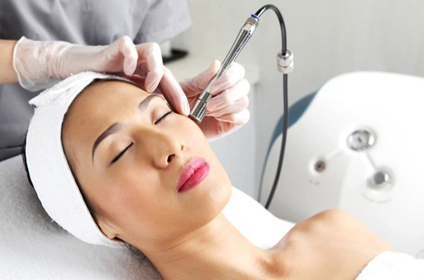 Một số bài tập có thể giúp bạn cải thiện nếp nhăn ở khóe miệng