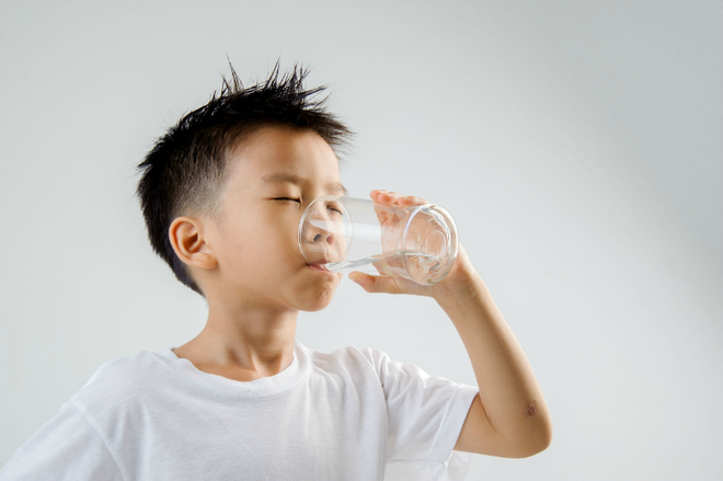 uống đủ nước để tăng chiều cao tốt hơn ở tuổi 13