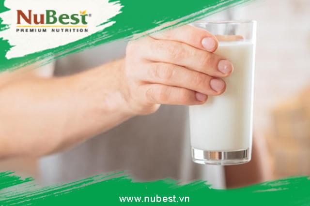 Uống sữa hằng ngày để chăm sóc sức khỏe và cải thiện chiều cao