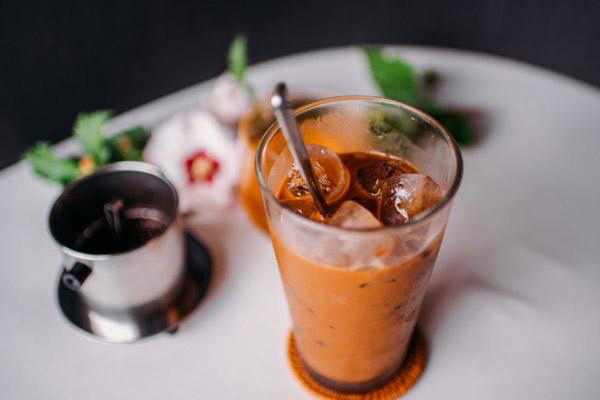 Cà phê sữa là một thức uống hấp dẫn được người Việt yêu thích