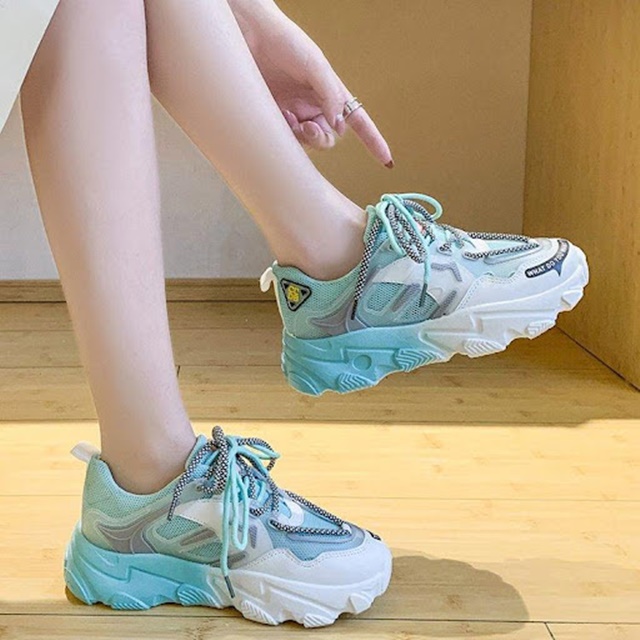 Size giày không tăng trong 6 tháng là dấu hiệu ngừng phát triển chiều cao